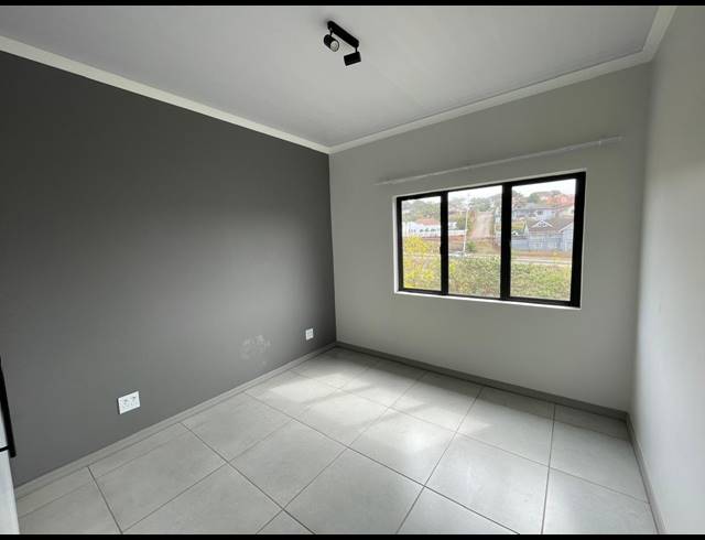 2 BEDROOM SECTIONAL TITLE FOR SALE IN RED HILL